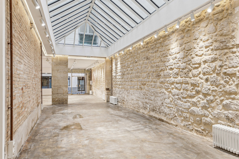 230 m² gallery showroom in the Sentier district of central Paris
