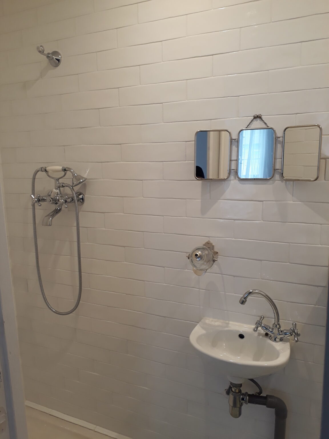 Bathroom shower République Valmy showroom