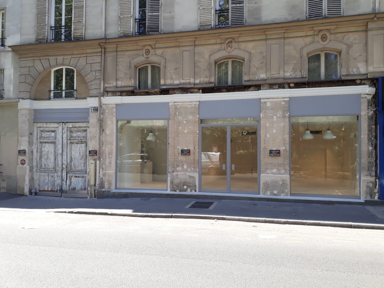 Street façade showroom République Valmy Paris exterior