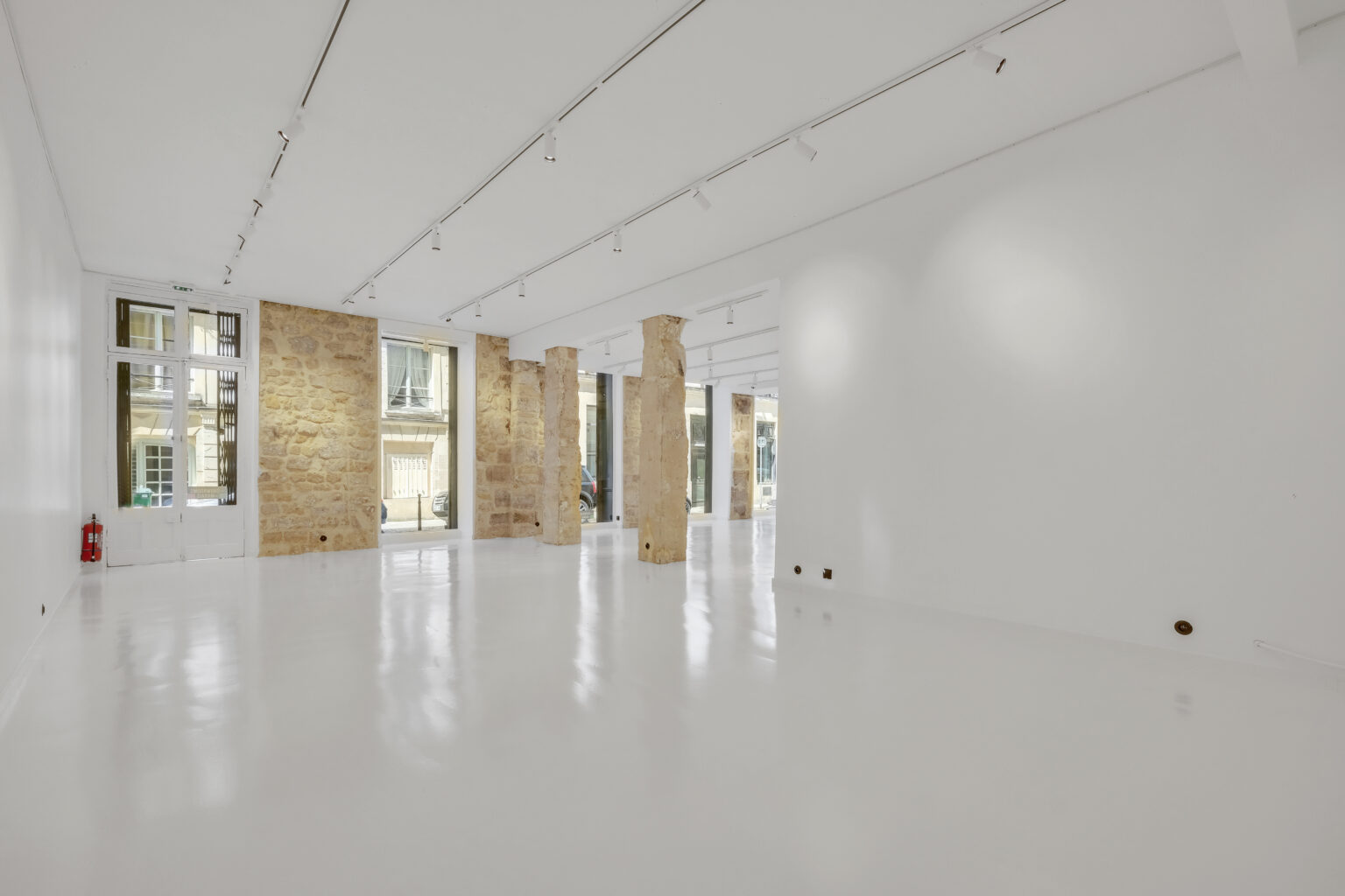 Angled view of the secondary interior room, 62 Rue Charlot Paris