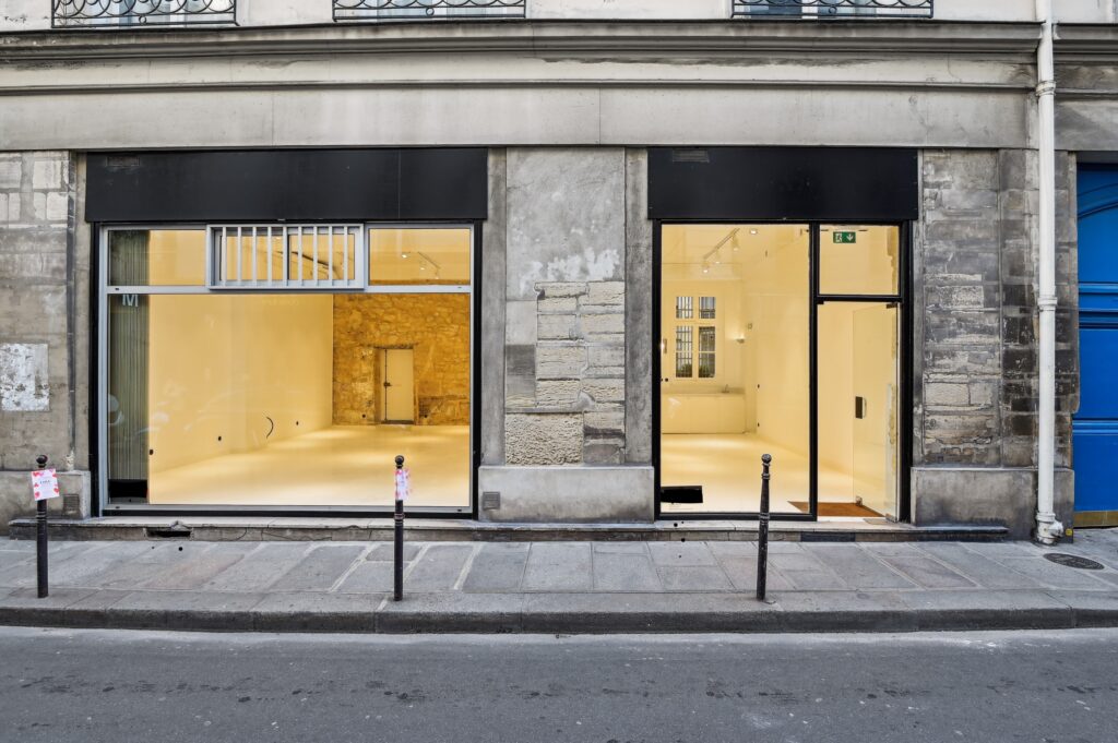 Retail frontage display window at 52 Rue Charlot Marais
