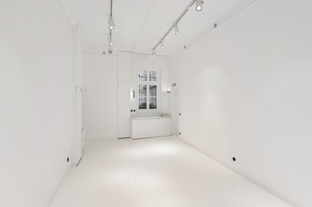 Open gallery showroom interior at 52 Rue Charlot Paris