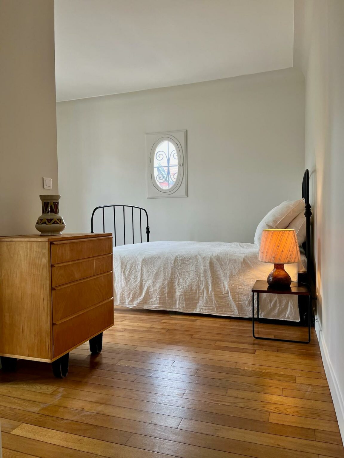 villa-paul-strauss-paris-bedroom-minimal