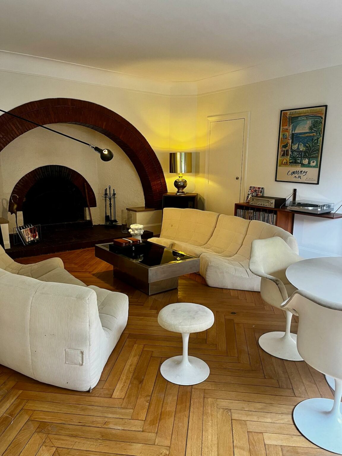 villa-paul-strauss-paris-living-room-1