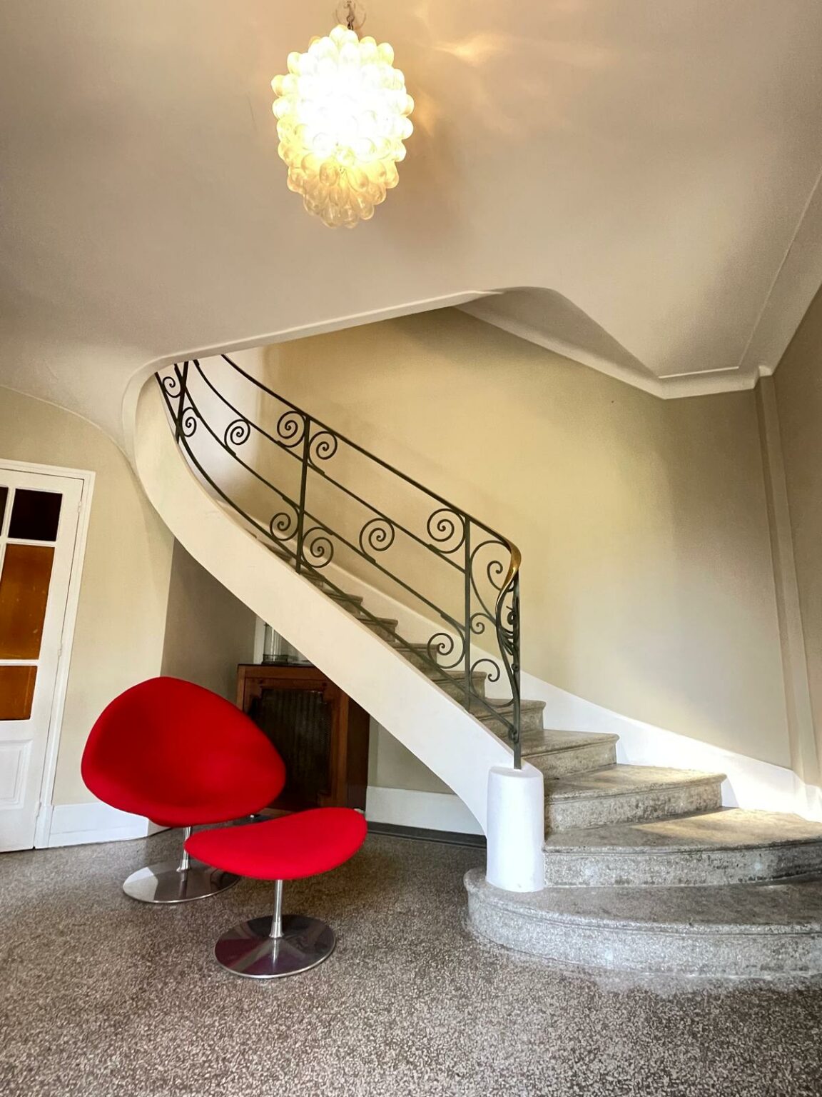 villa-paul-strauss-paris-staircase