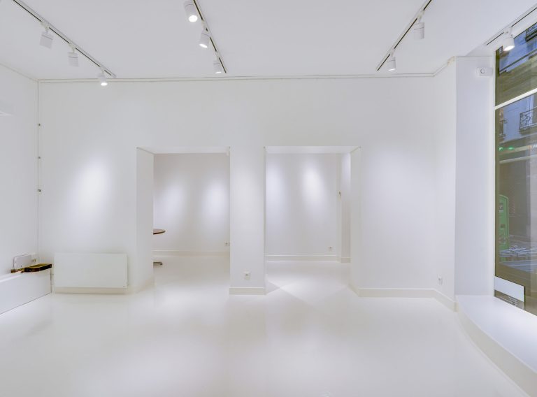 ront window display area inside 43 Rue Charlot showroom