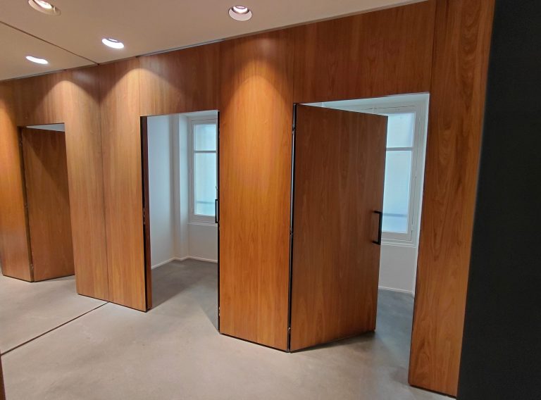 Wood partitions with doorway, first floor, 46 Rue Étienne-Marcel