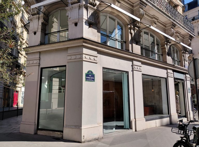 Corner façade at Rue du Louvre and Rue Étienne-Marcel, Paris 2